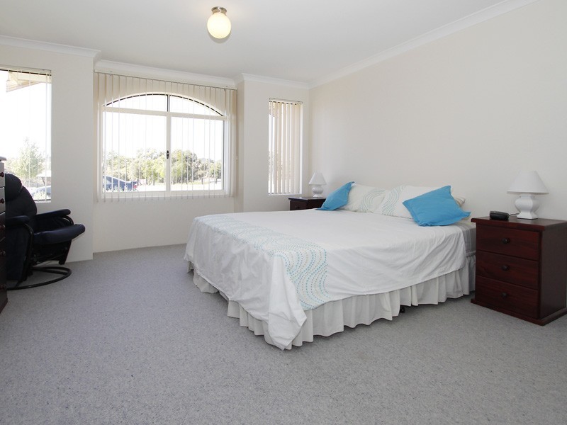 33 Thurleigh Approach, Butler WA 6036