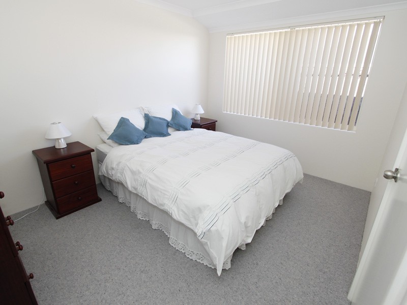 33 Thurleigh Approach, Butler WA 6036