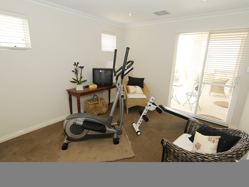 12 Halyard Road, Jindalee WA 6036