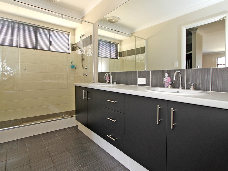 37 Huntly Ave, Butler WA 6036