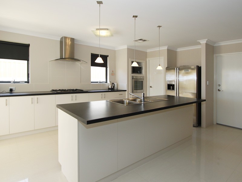 37 Huntly Ave, Butler WA 6036