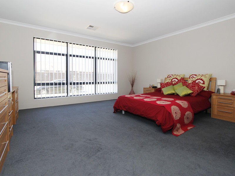 37 Huntly Ave, Butler WA 6036