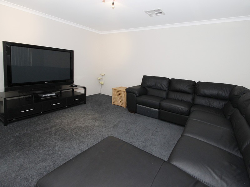 37 Huntly Ave, Butler WA 6036