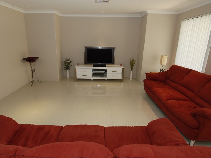 37 Huntly Ave, Butler WA 6036