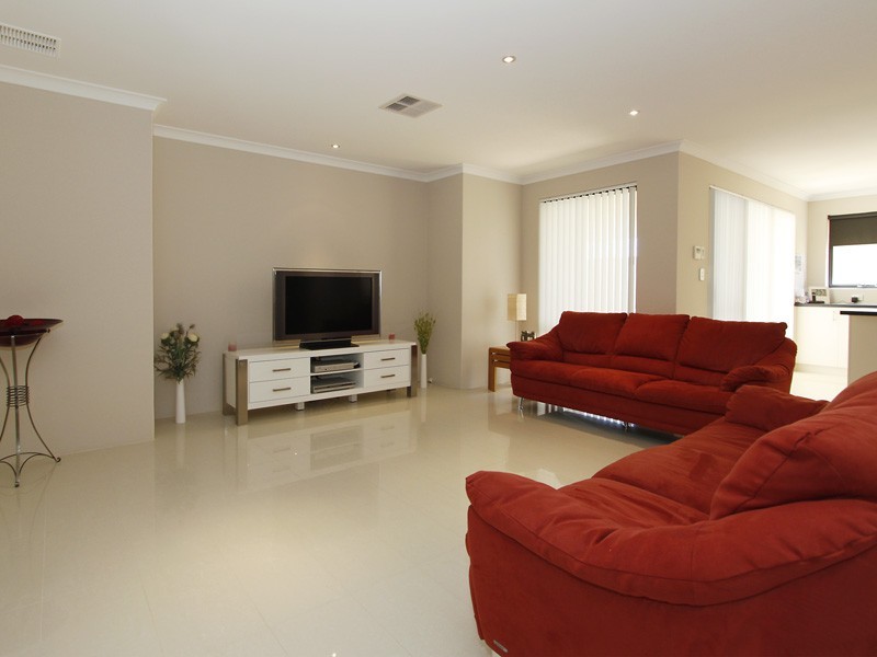 37 Huntly Ave, Butler WA 6036