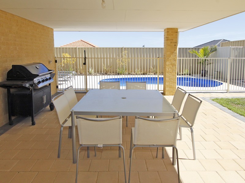 37 Huntly Ave, Butler WA 6036