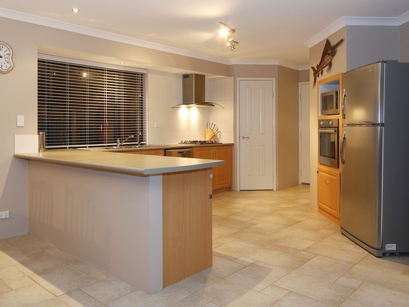 17 Beachwood Crescent, Butler WA 6036