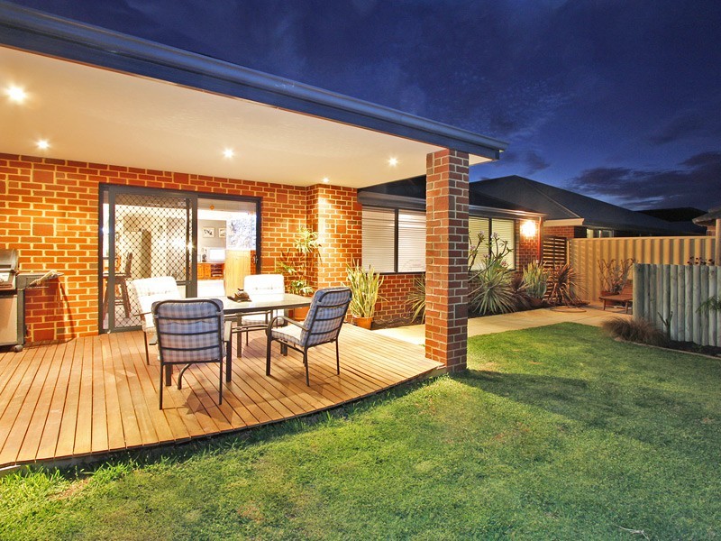 17 Beachwood Crescent, Butler WA 6036