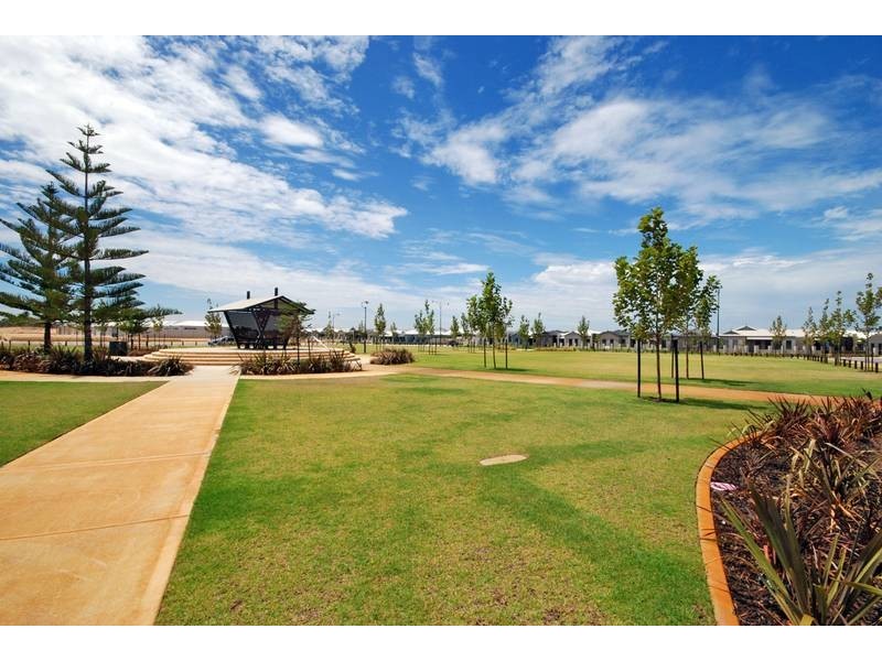 17 Beachwood Crescent, Butler WA 6036