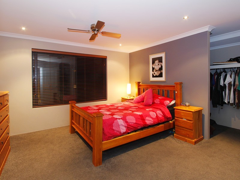 17 Beachwood Crescent, Butler WA 6036