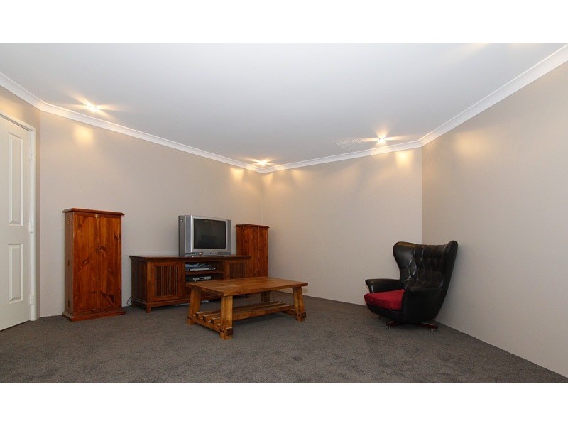 17 Beachwood Crescent, Butler WA 6036