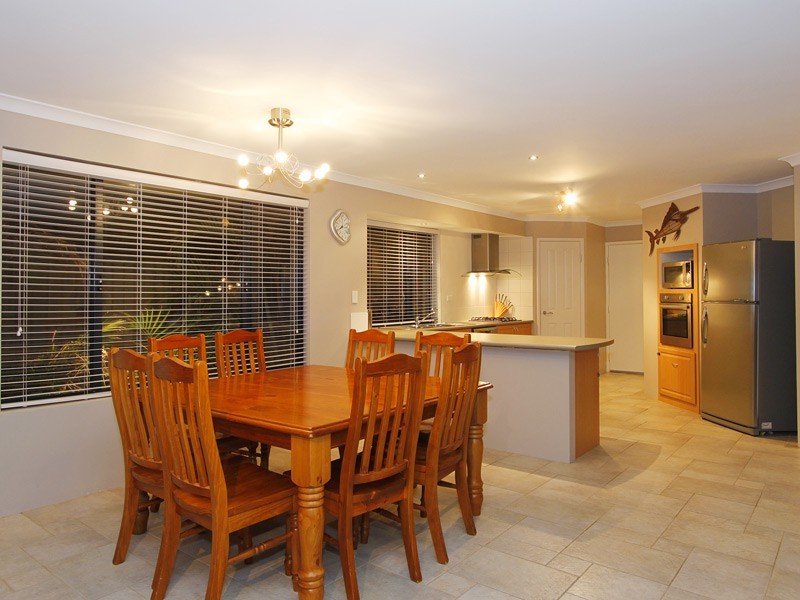 17 Beachwood Crescent, Butler WA 6036