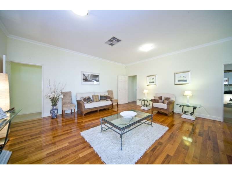 11 Halifax Boulevard, Mindarie WA 6030