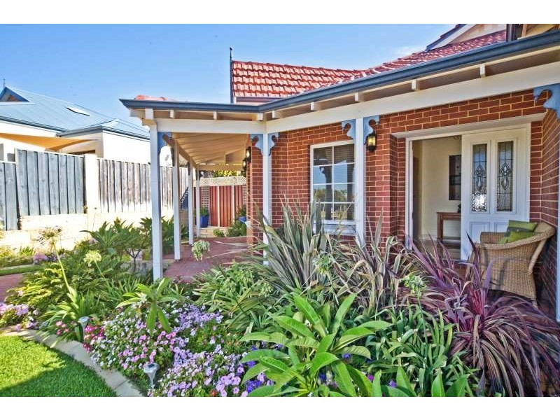 11 Halifax Boulevard, Mindarie WA 6030