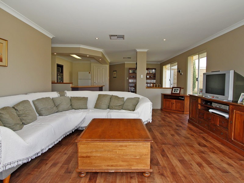 6 Upham Brace, Butler WA 6036