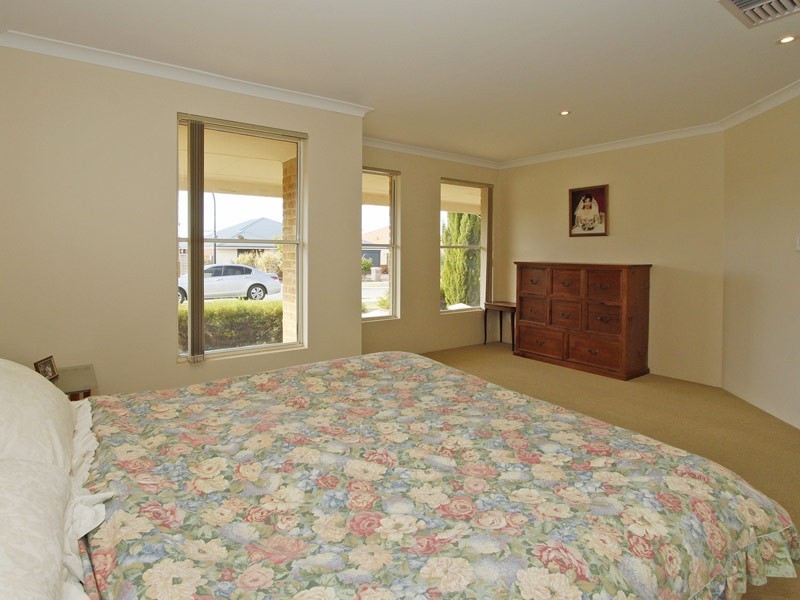 6 Upham Brace, Butler WA 6036