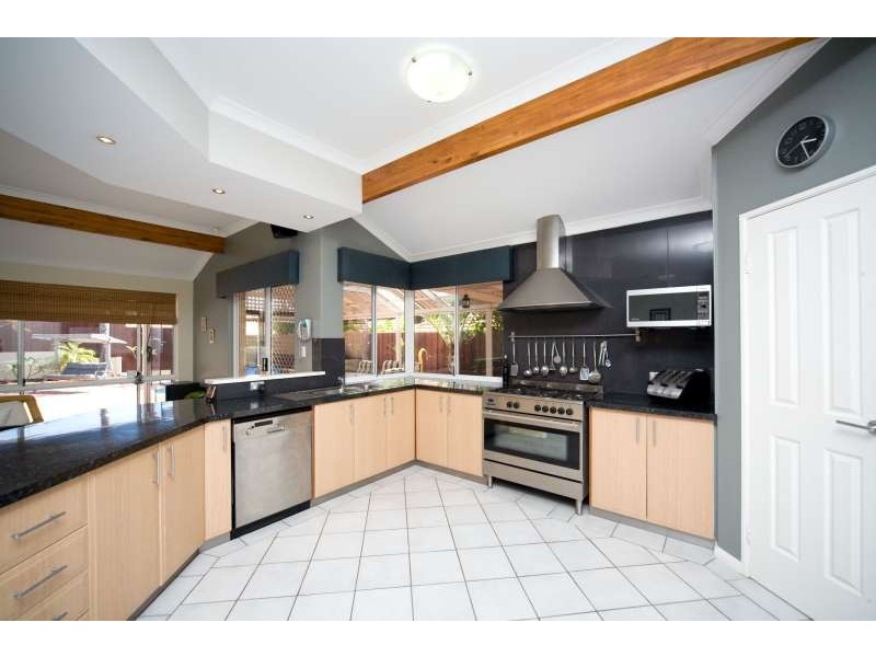 16 Shoalwater Pkwy, Iluka WA 6028