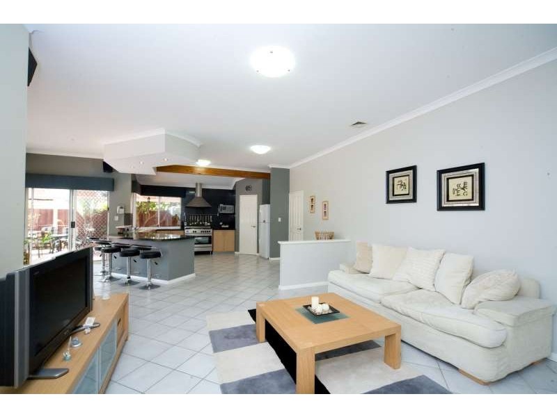 16 Shoalwater Pkwy, Iluka WA 6028