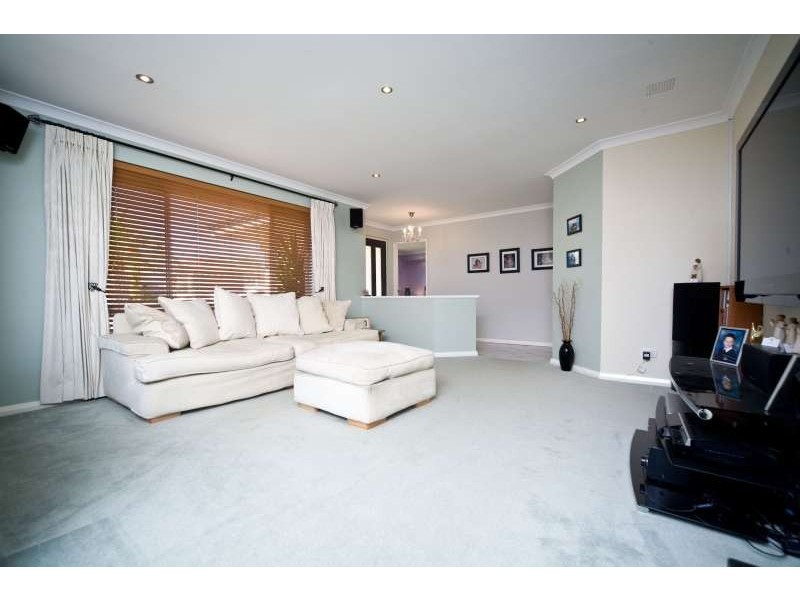 16 Shoalwater Pkwy, Iluka WA 6028