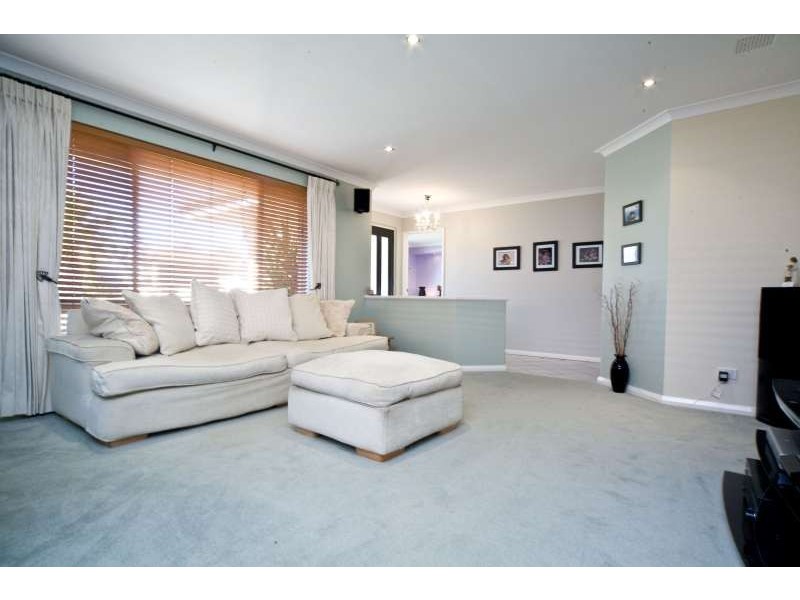 16 Shoalwater Pkwy, Iluka WA 6028