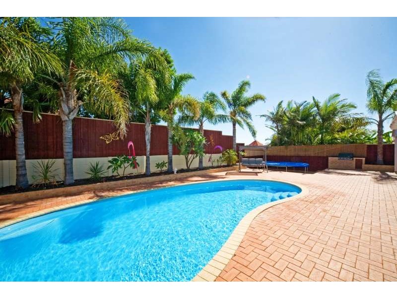 16 Shoalwater Pkwy, Iluka WA 6028