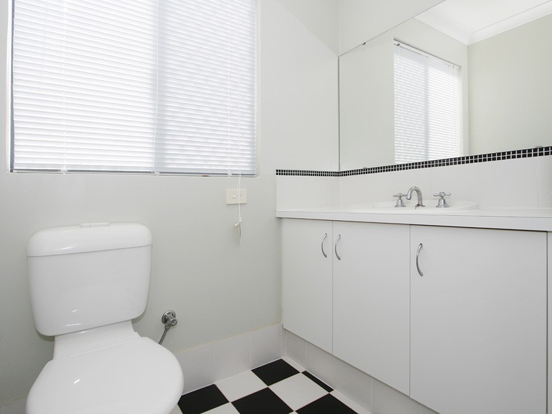35 Shropshire Crescent, Butler WA 6036