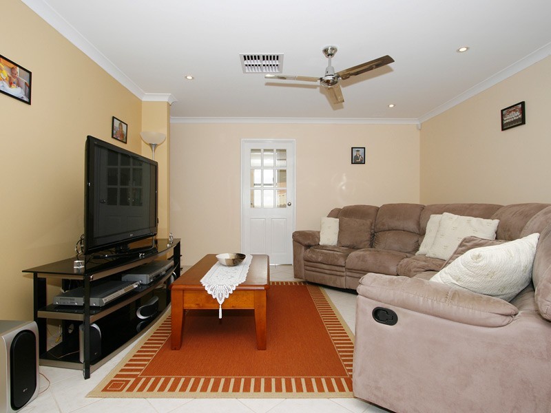35 Shropshire Crescent, Butler WA 6036