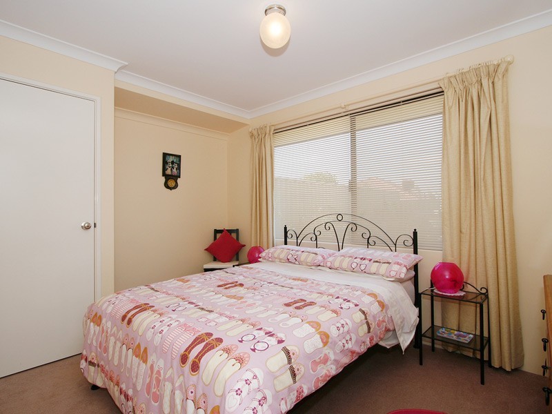 35 Shropshire Crescent, Butler WA 6036