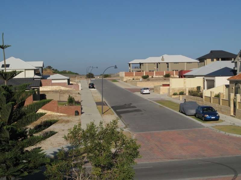 238 Santa Barbara Pde, Jindalee WA 6036