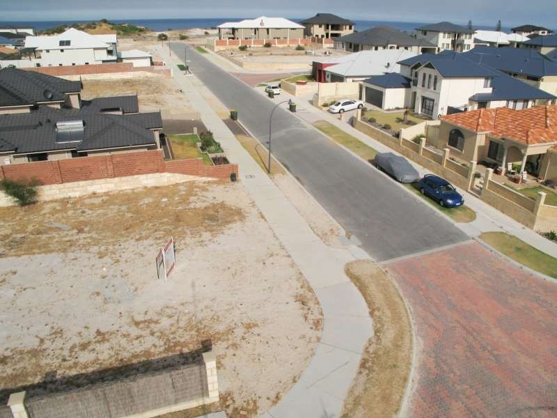 238 Santa Barbara Pde, Jindalee WA 6036
