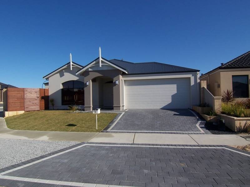 15 Masthead Close, Jindalee WA 6036