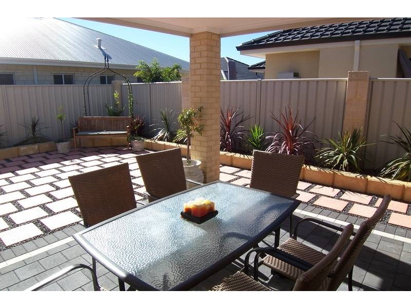 15 Masthead Close, Jindalee WA 6036