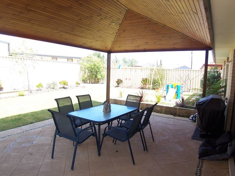 4 Silverton Avenue, Butler WA 6036