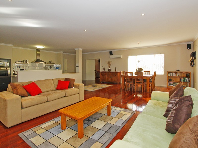 71 Camborne Parkway, Butler WA 6036