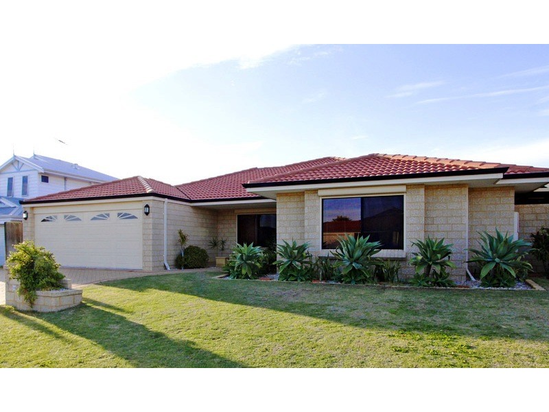 10 Mintaro Parade, Quinns Rocks WA 6030