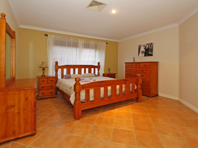 10 Mintaro Parade, Quinns Rocks WA 6030