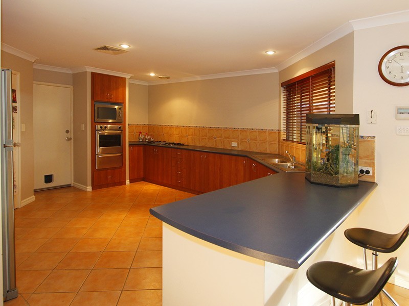 10 Mintaro Parade, Quinns Rocks WA 6030