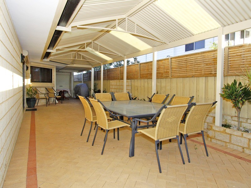 10 Mintaro Parade, Quinns Rocks WA 6030