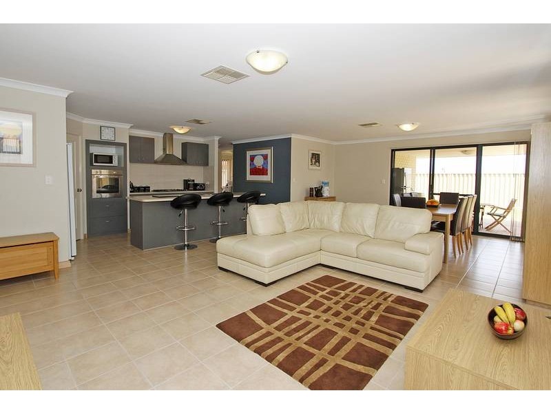 22 Ardglass Gardens, Ridgewood WA 6030