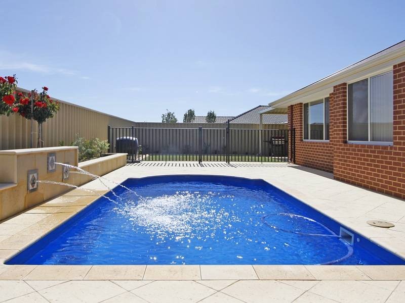 33 Thurleigh Approach, Butler WA 6036