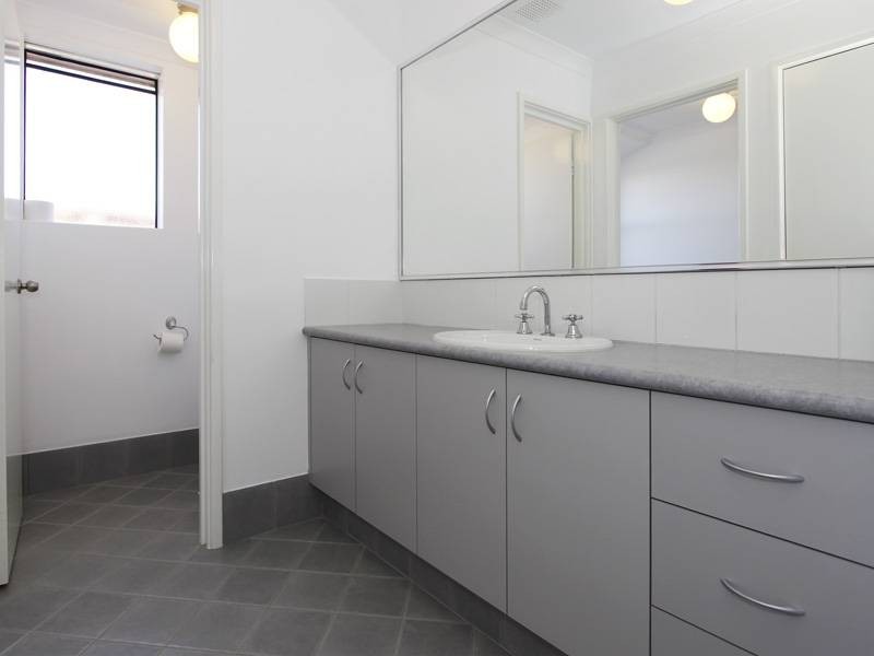 33 Thurleigh Approach, Butler WA 6036