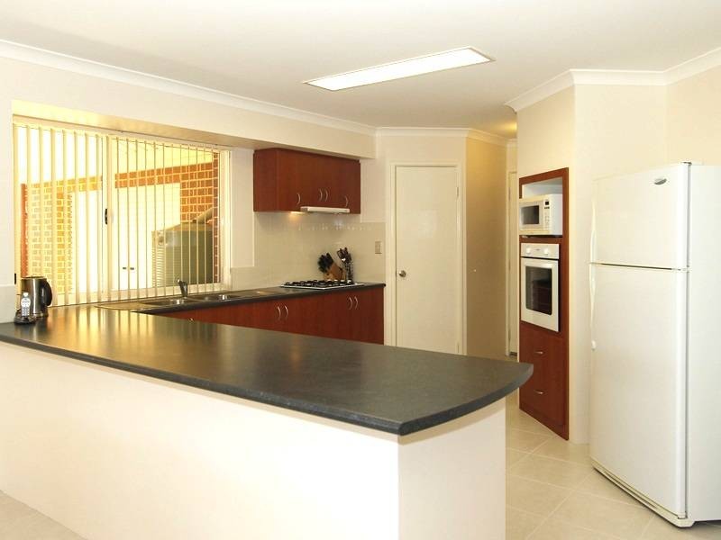 33 Thurleigh Approach, Butler WA 6036