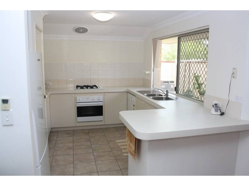 7/278 Wharf Street, Queens Park WA 6107