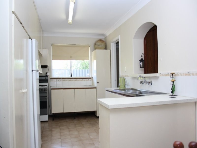 15 Galaxy Street, Beckenham WA 6107
