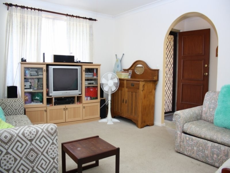 16 Sovereign Place, Forrestfield WA 6058