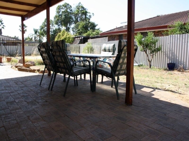 16 Sovereign Place, Forrestfield WA 6058