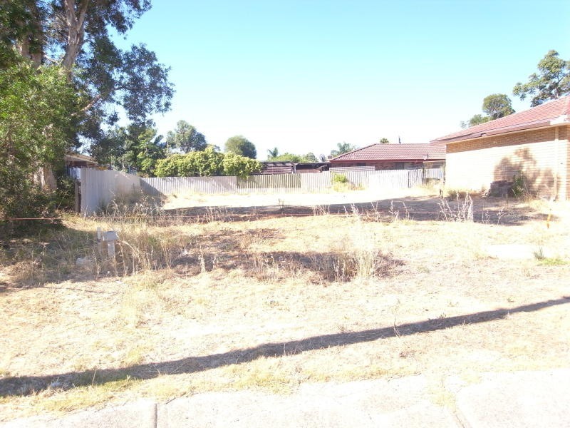 18 Sovereign Place, Forrestfield WA 6058