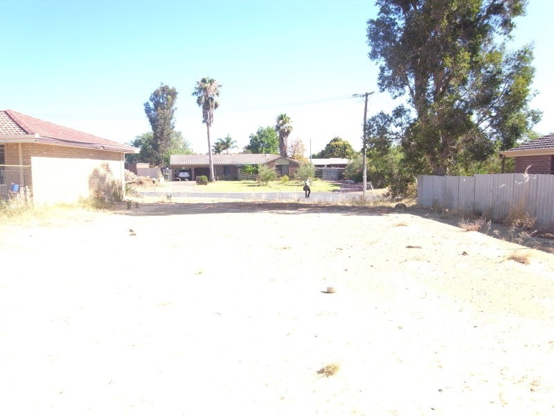 18 Sovereign Place, Forrestfield WA 6058