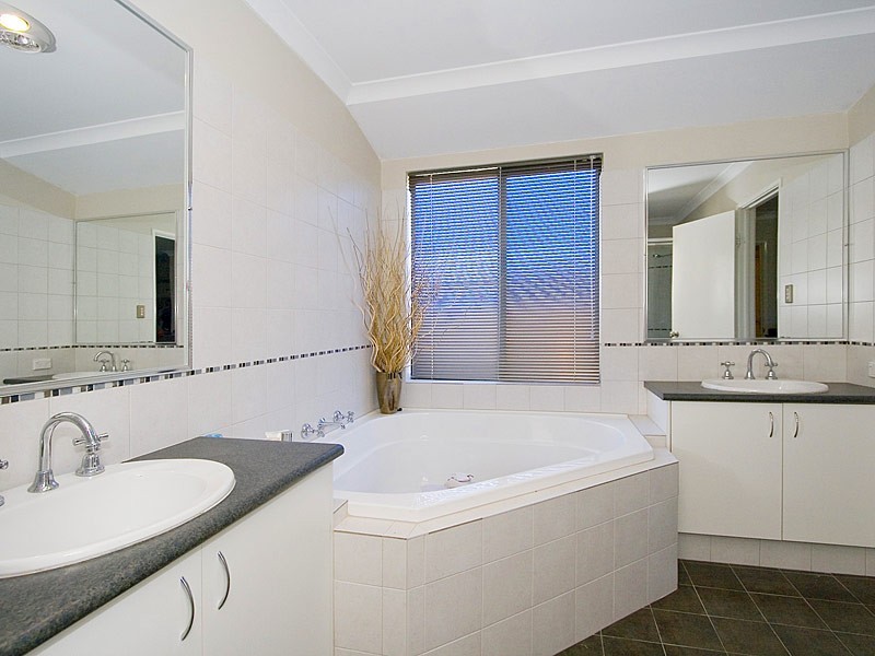 17 Swavesey Avenue, Butler WA 6036
