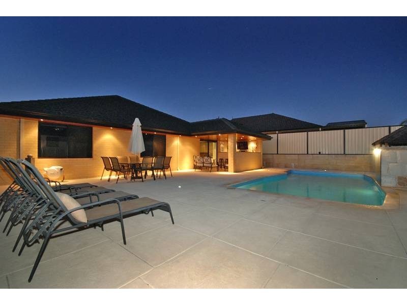 6 La Paz Link, Clarkson WA 6030